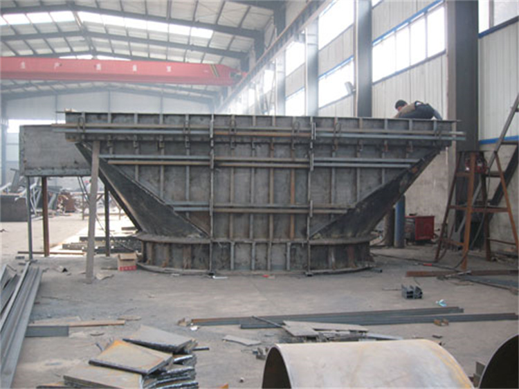 梁模板采用整体预拼的施工方法