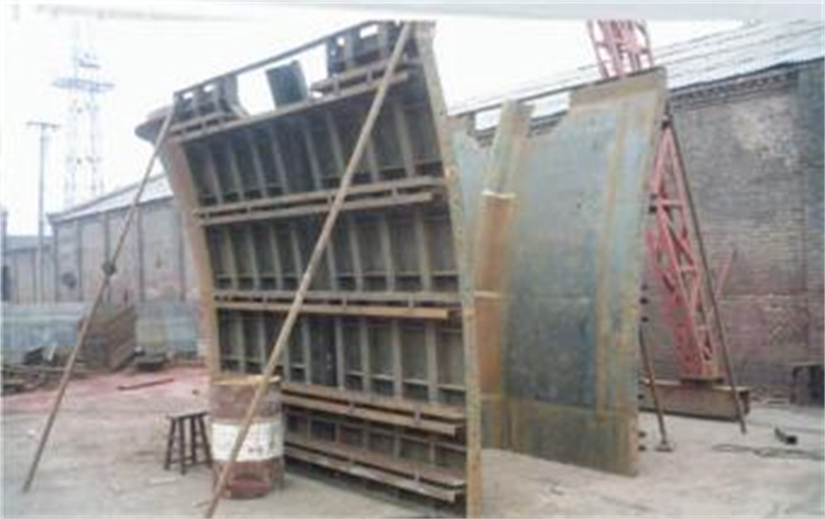 钢模板落模时需注意的事项