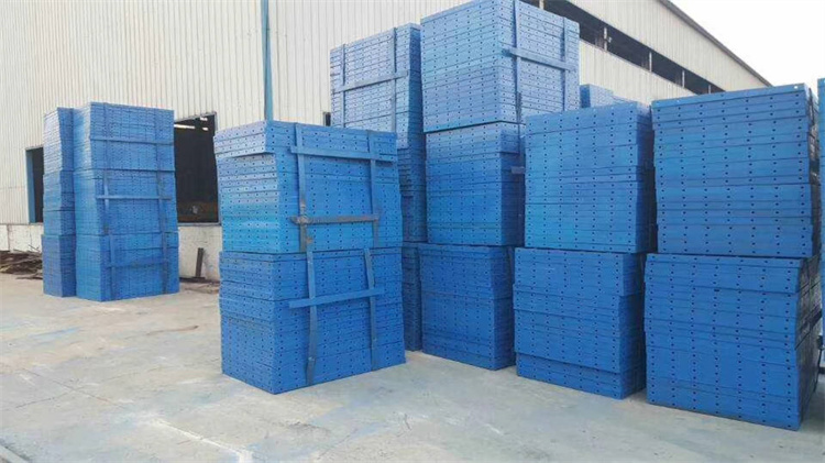 钢模板的加工作操作